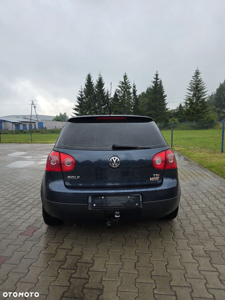 Volkswagen Golf - 6