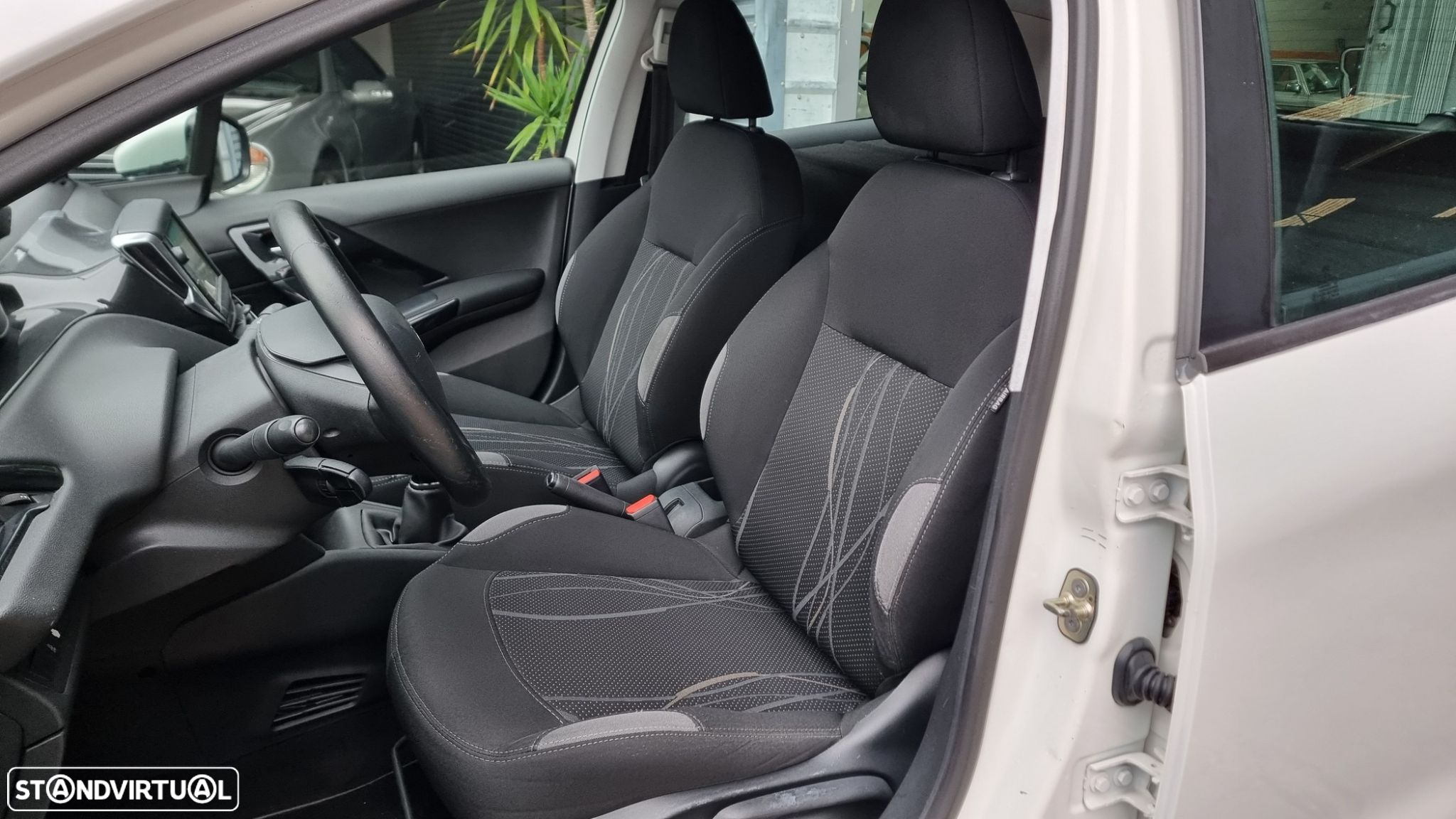 Peugeot 208 1.6 e-HDi Active - 3