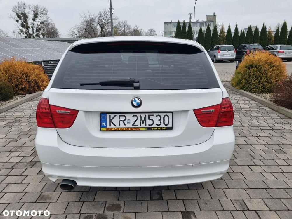 BMW Seria 3 320d xDrive - 15