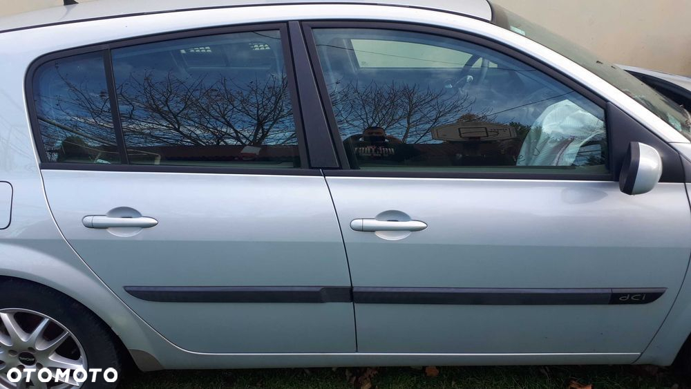 Renault Megane II drzwi przód prawy nv632 - 2