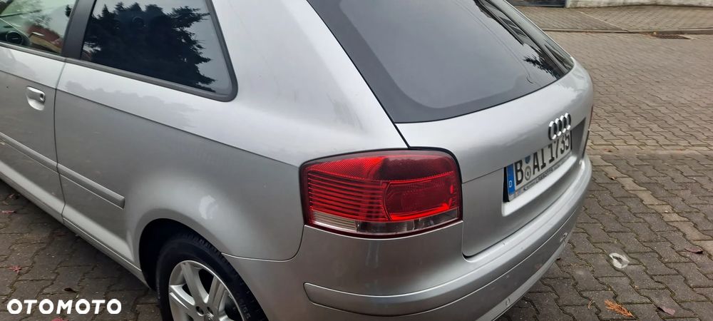 Audi A3 3-drzwiowe 2.0 FSI Ambition Tiptronic - 14