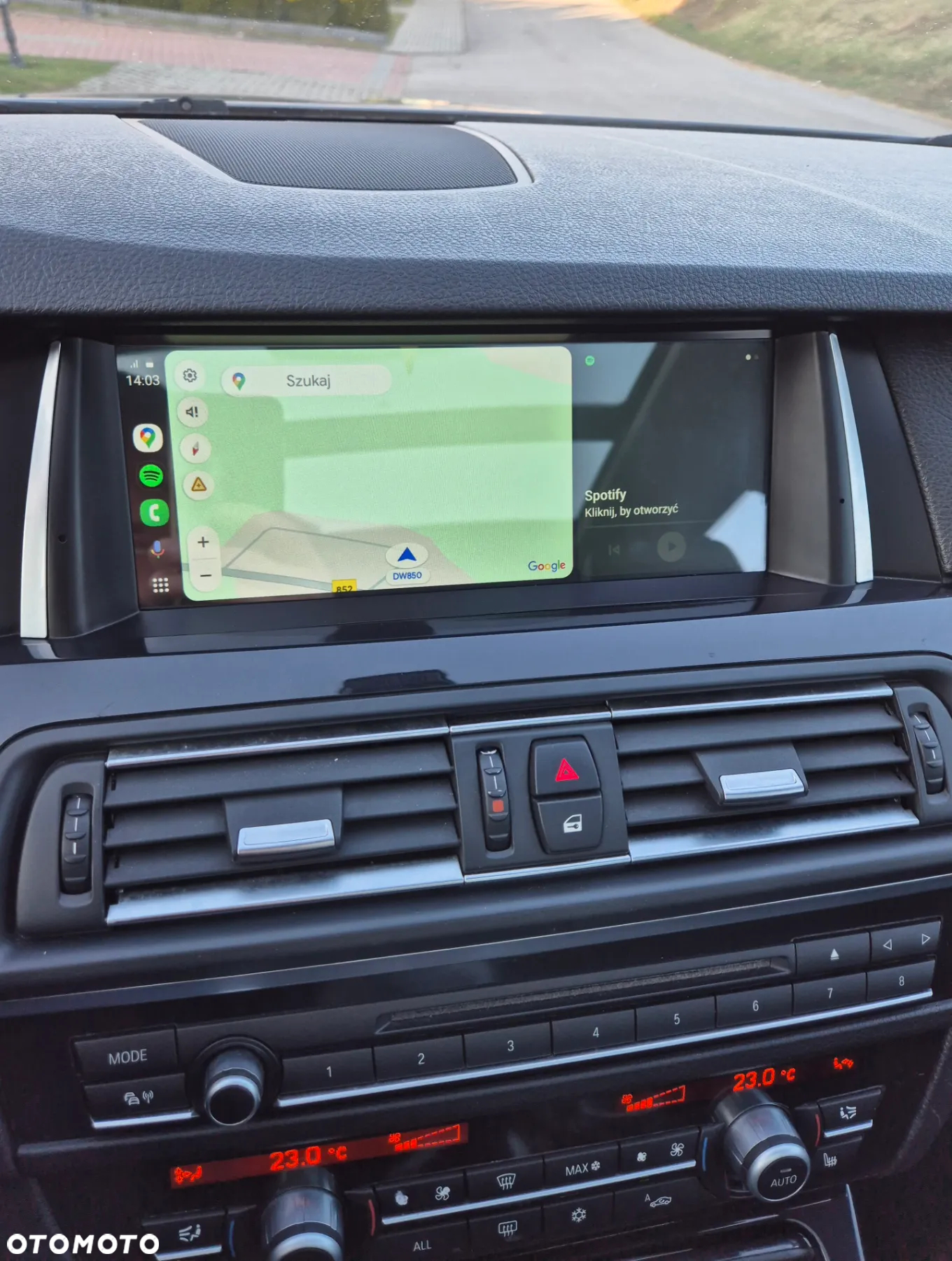 BMW Seria 5 520i Touring - 13