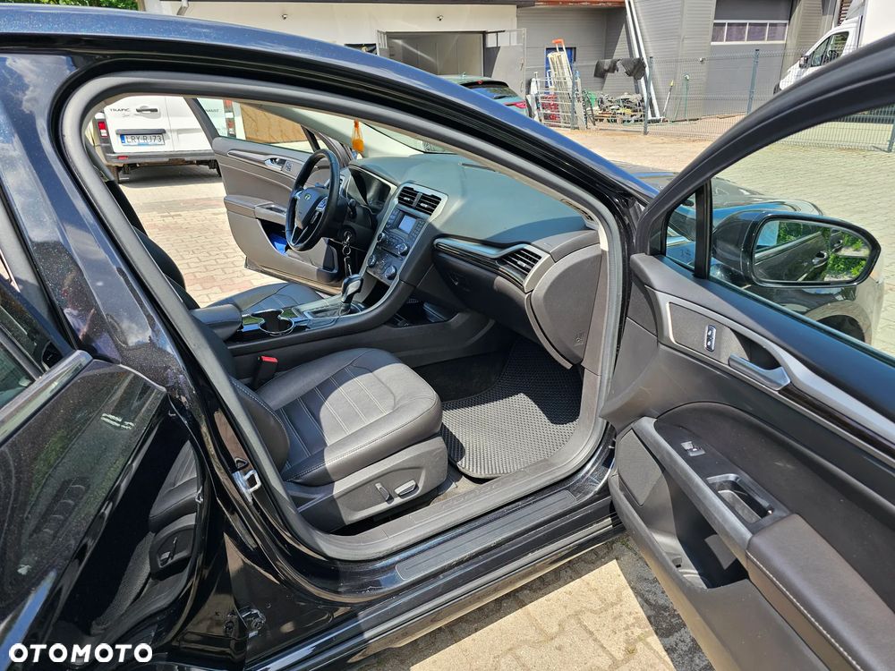 Ford Fusion - 9