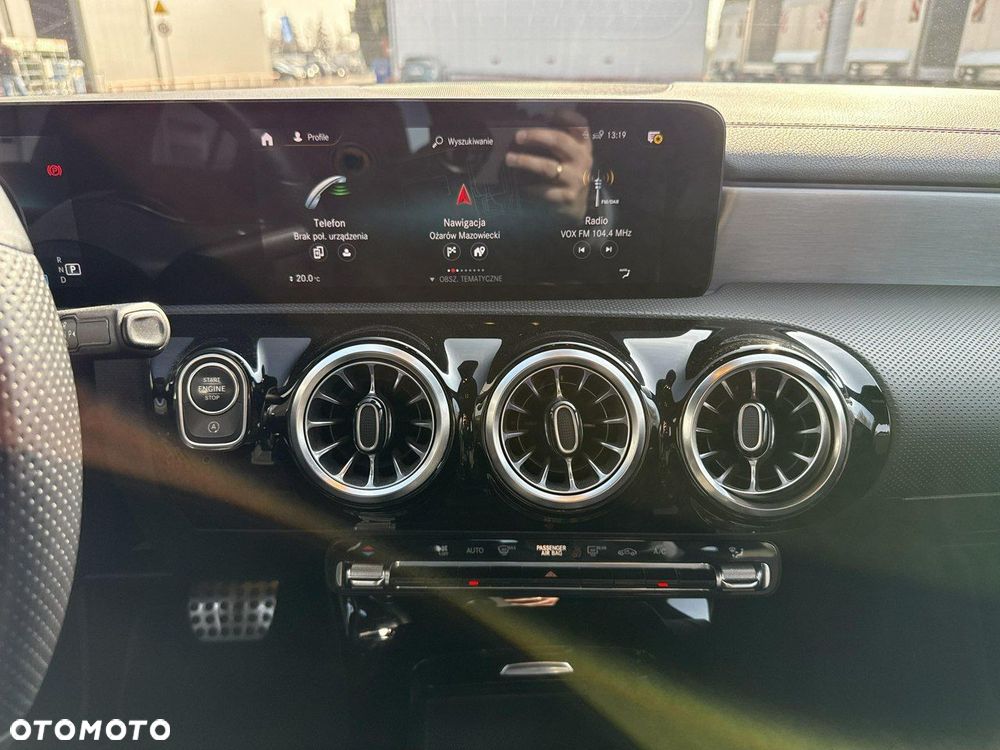 Mercedes-Benz CLA - 23