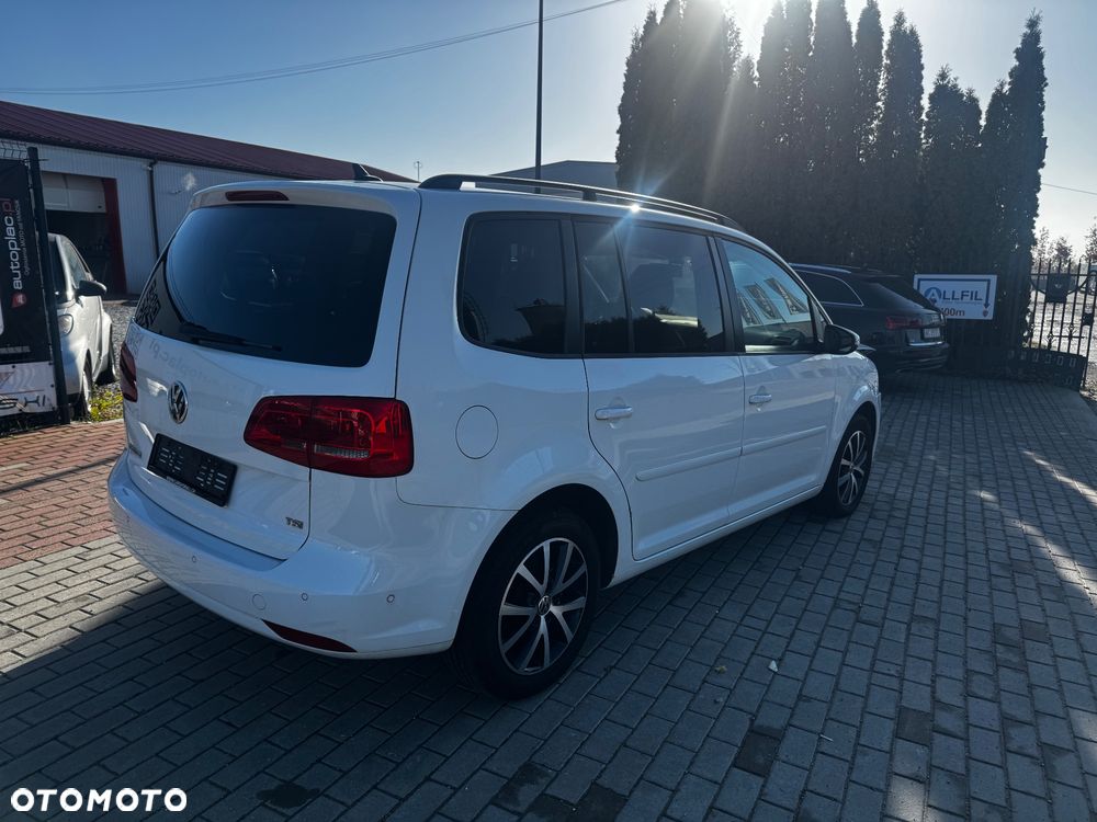 Volkswagen Touran - 4