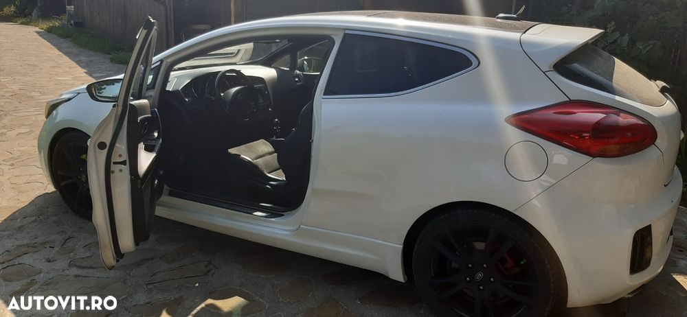 Kia Ceed 1.6 T-GDI GT-Challenge - 12