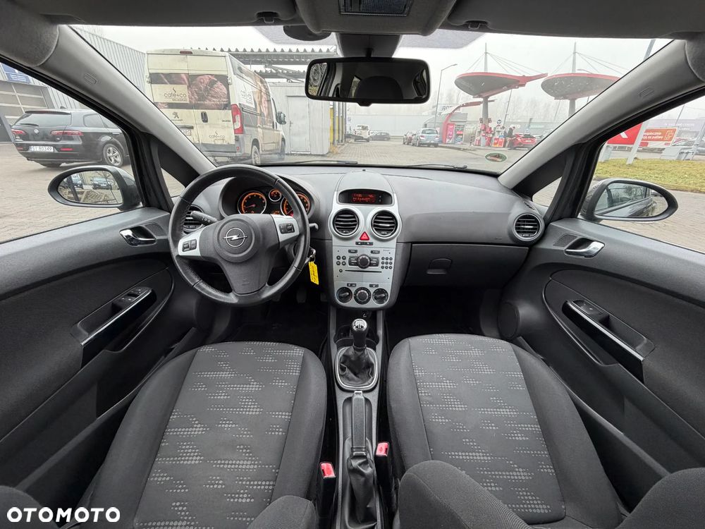 Opel Corsa 1.4 16V Cosmo - 12