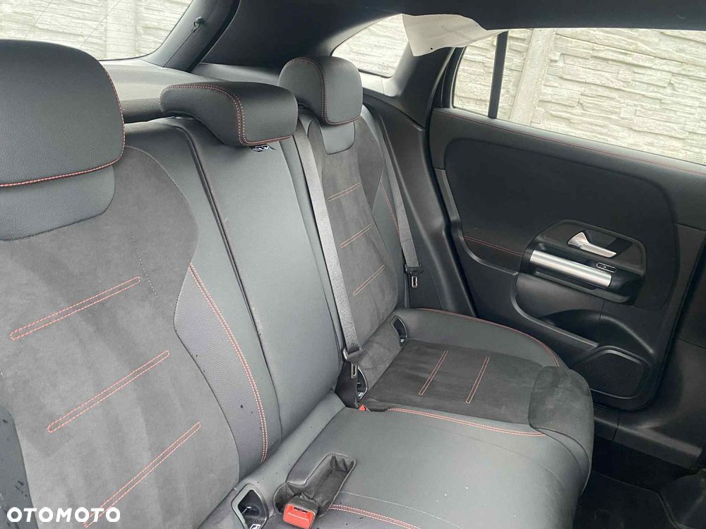 Mercedes-Benz GLA 200 mHEV AMG Line 7G-DCT - 13