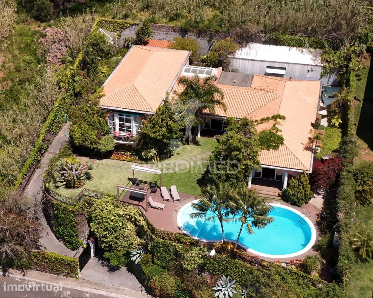 Moradia com vista deslumbrante para a cidade do Funchal - Grande imagem: 2/37