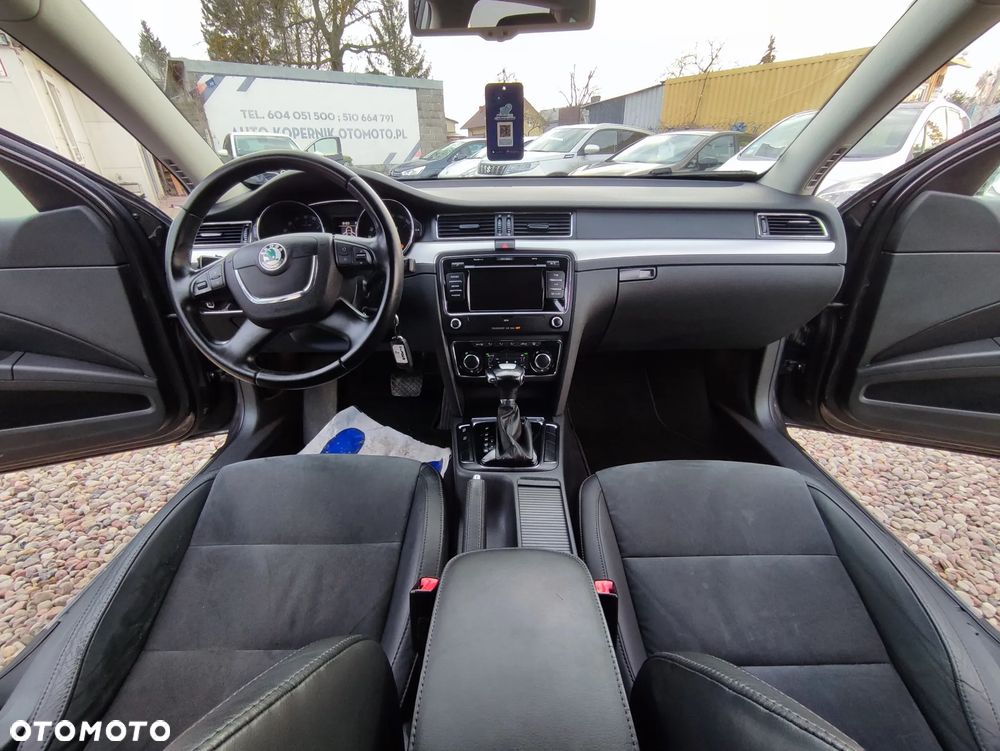 Skoda Superb 2.0 TDI DSG Exclusive - 27