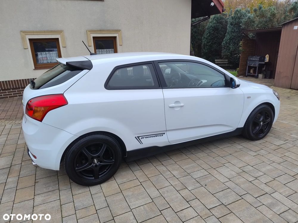 Kia ProCeed 1.4 L - 5