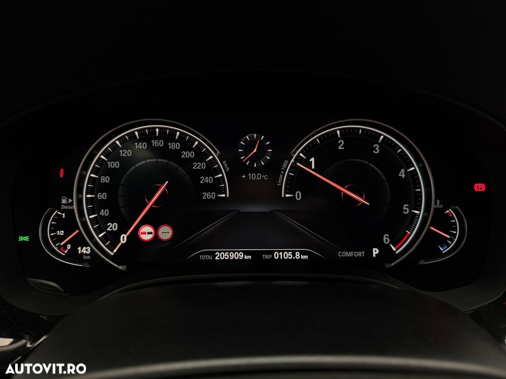 BMW Seria 5 520d xDrive Aut. - 9