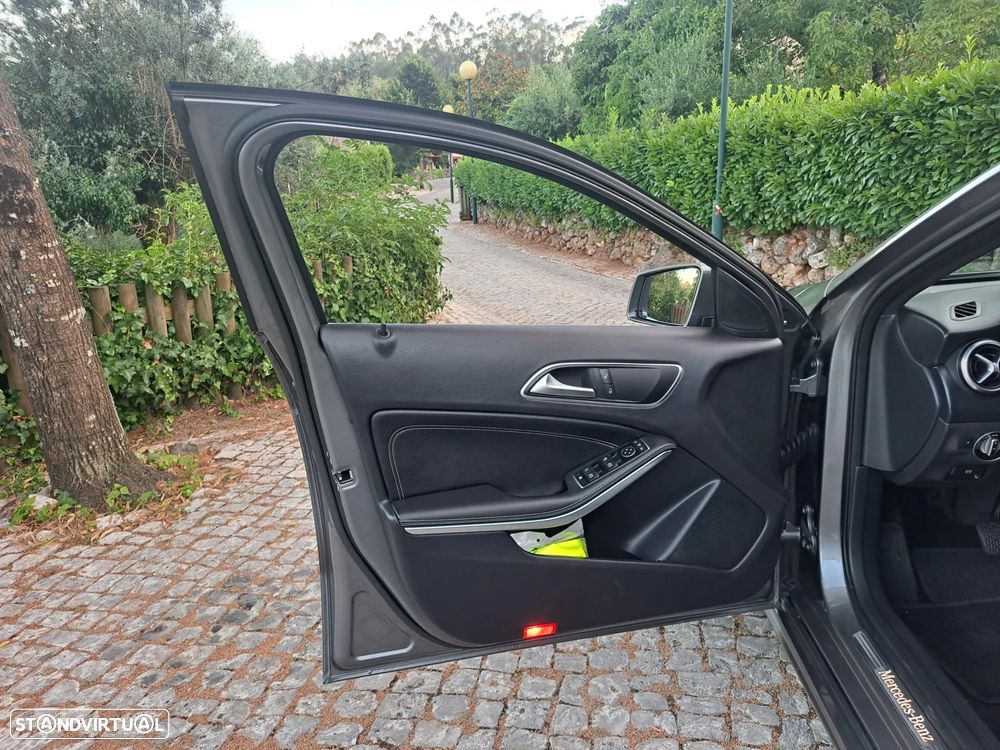 Mercedes-Benz A 180 7G-DCT Urban - 14
