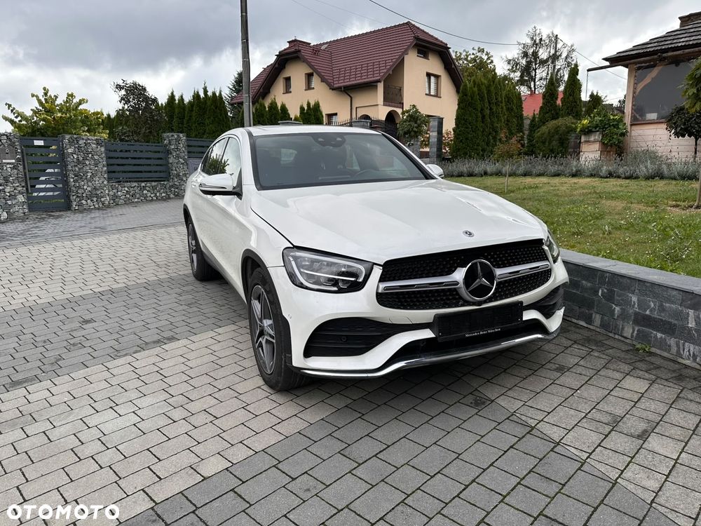 Mercedes-Benz GLC 300 4Matic 9G-TRONIC AMG Line Plus - 4