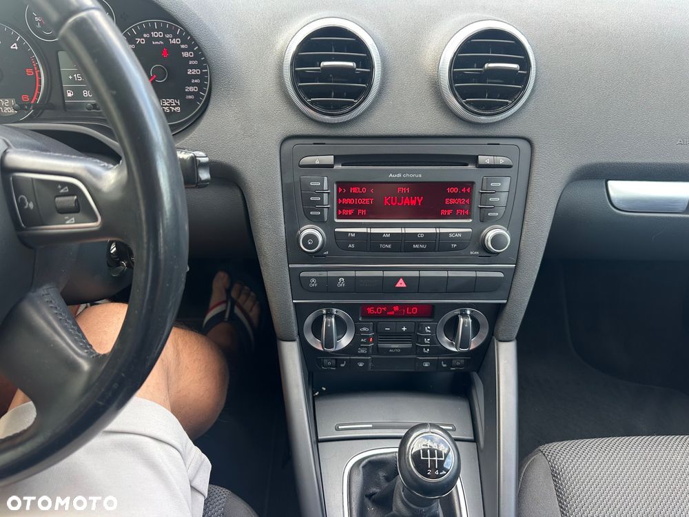 Audi A3 Sportback 1.6 TDI DPF Ambiente - 9