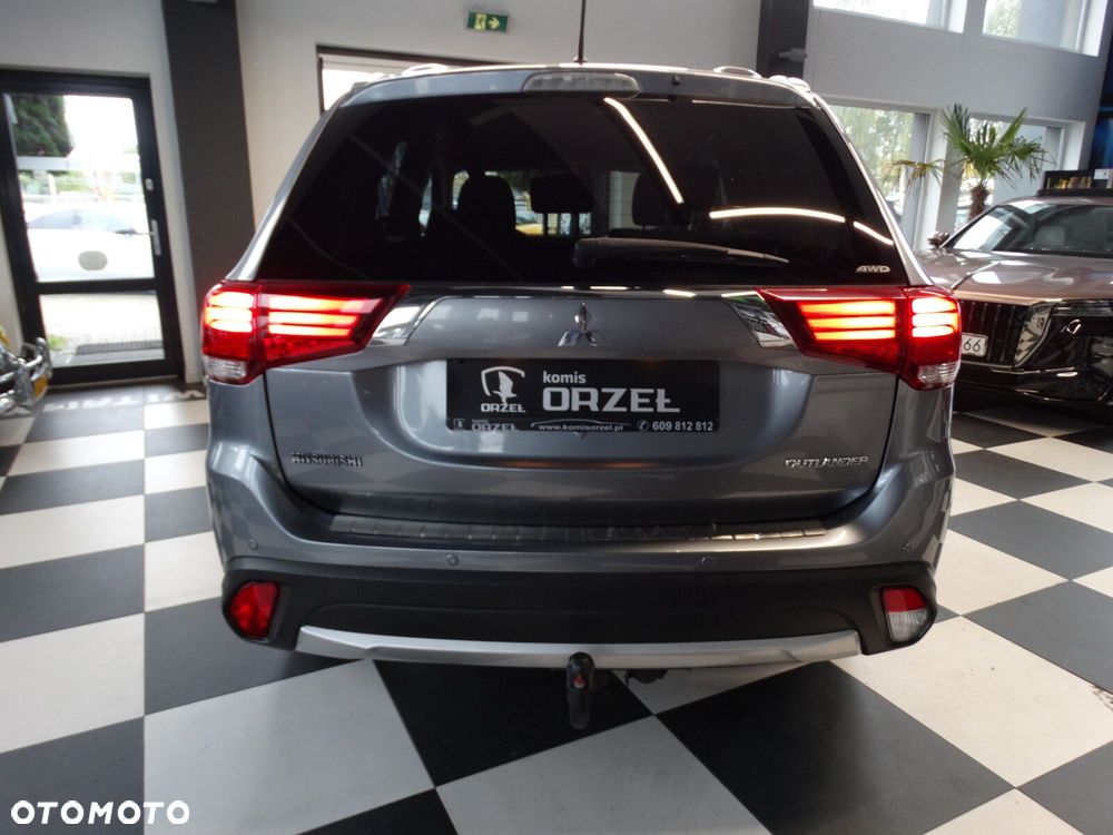 Mitsubishi Outlander - 6