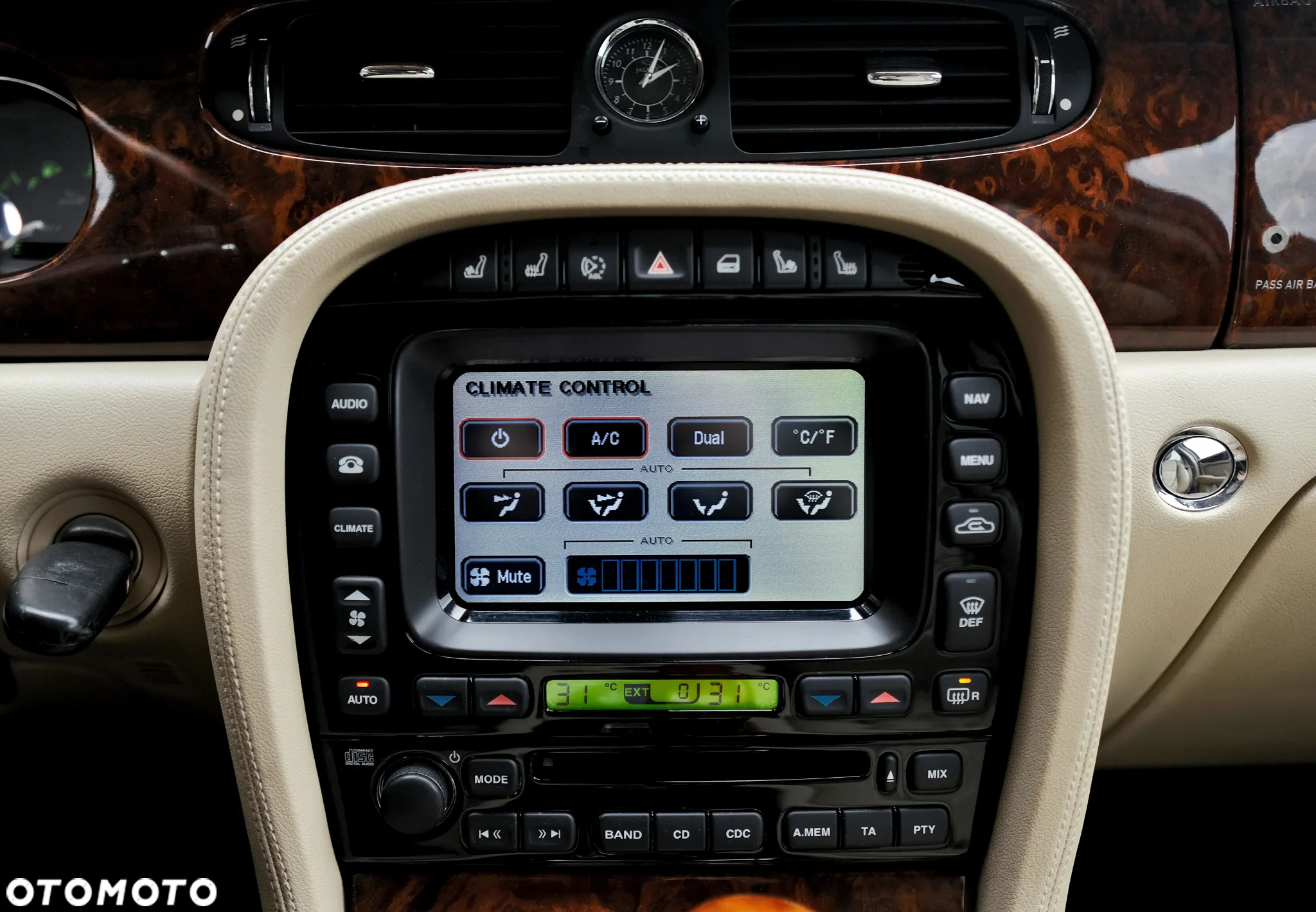 Jaguar XJ XJ8 4.2 LWB Executive - 15