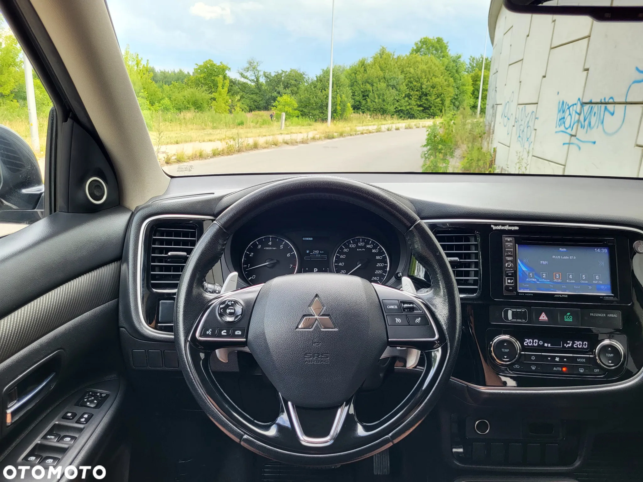 Mitsubishi Outlander - 10