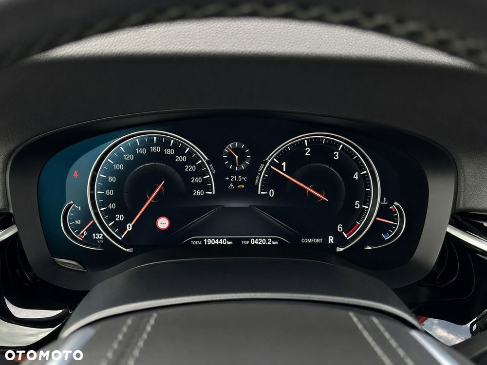 BMW Seria 5 520d xDrive - 18