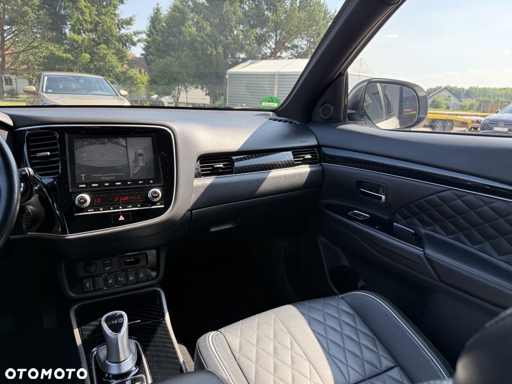 Mitsubishi Outlander 2.4 4WD Top - 16