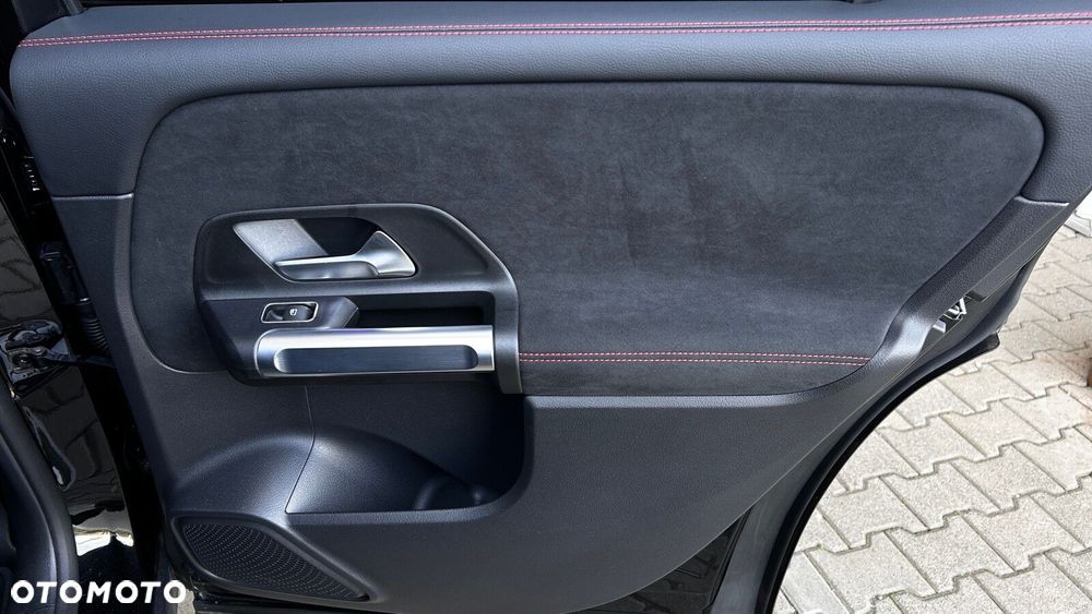 Mercedes-Benz GLB 200 AMG Line 7G-DCT - 26