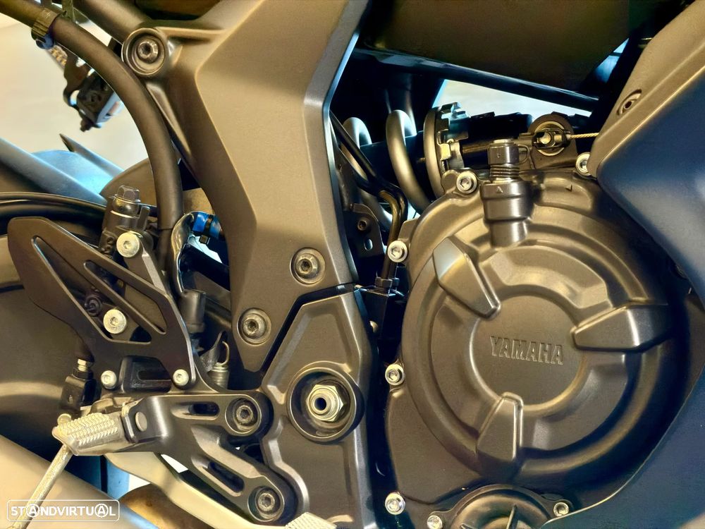 Yamaha YZF R7 - 28