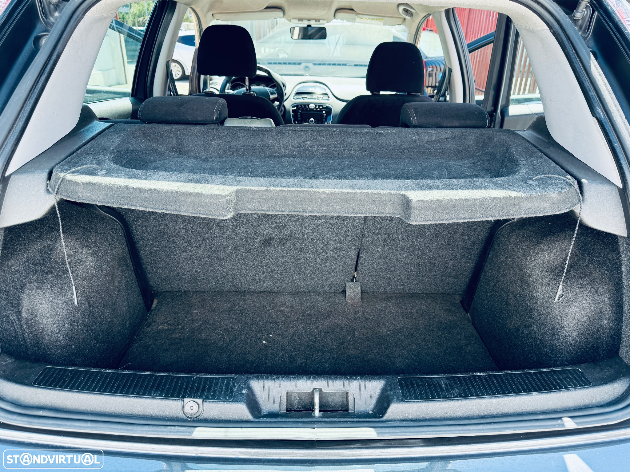 Fiat Punto 1.3 M-Jet Lounge S&S - 18