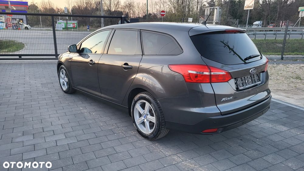 Ford Focus 1.5 TDCi ECOnetic 88g Start-Stopp-System Titanium - 5