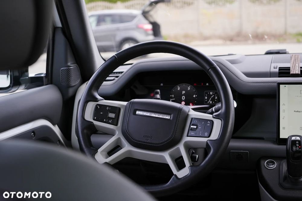 Land Rover Defender 3.0 D300 mHEV X-Dynamic HSE - 12