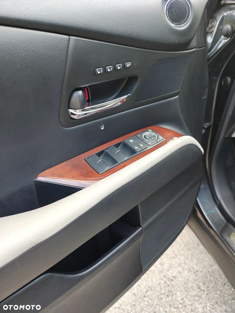 Lexus RX - 12