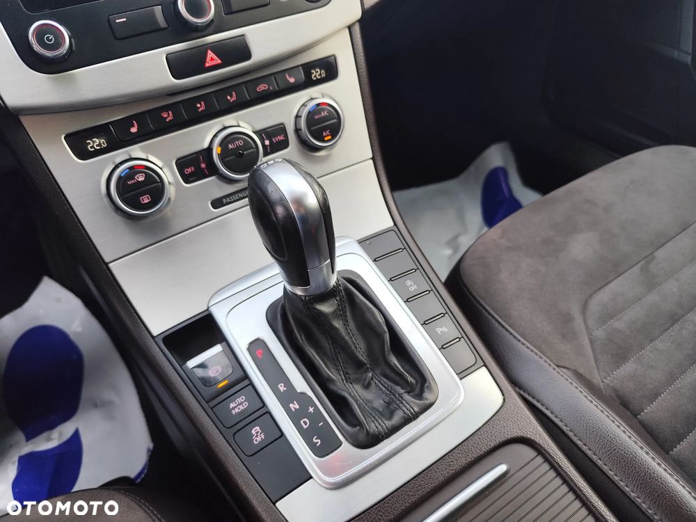 Volkswagen Passat - 27