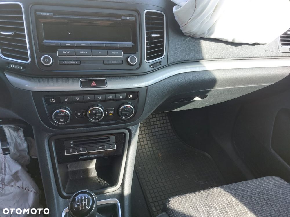 Volkswagen Sharan 2.0 TDI 4Motion BlueMotion Technology Comfortline - 12