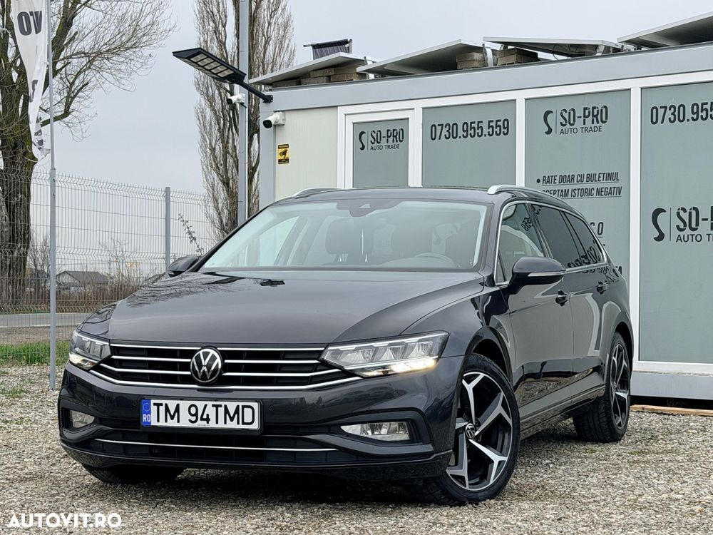Volkswagen Passat - 1