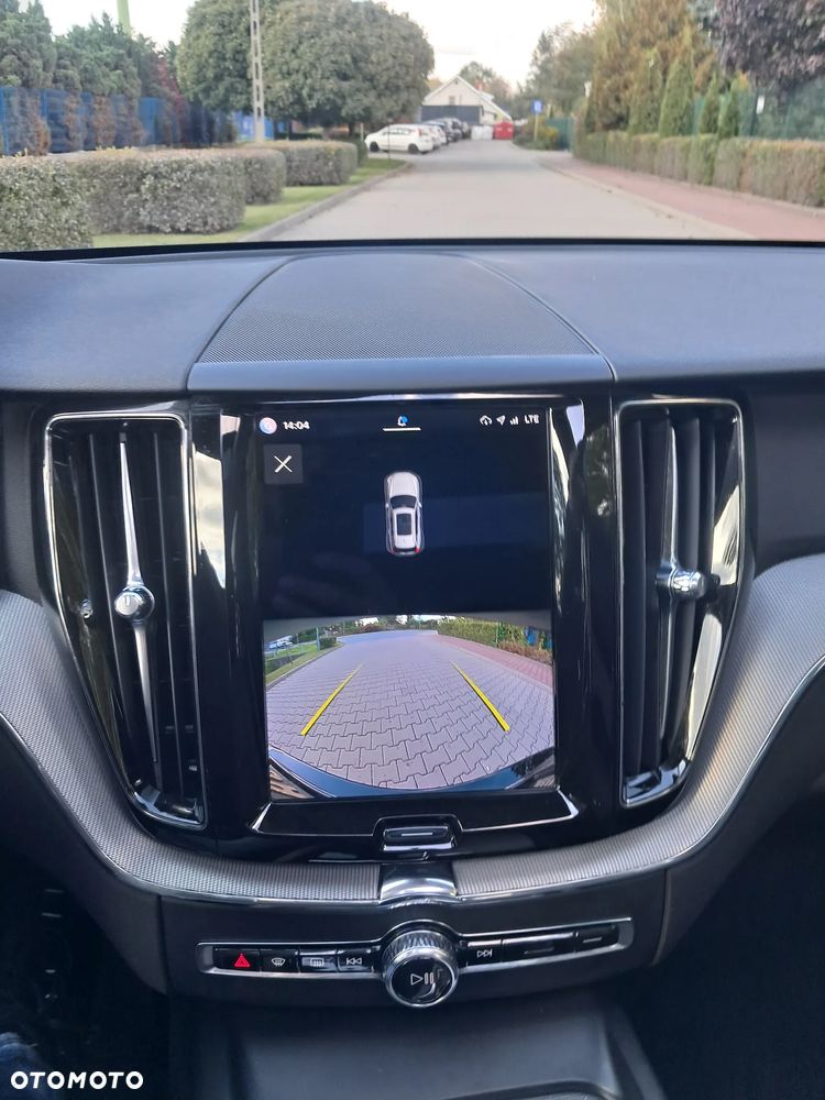 Volvo XC 60 B4 D Plus Dark - 29