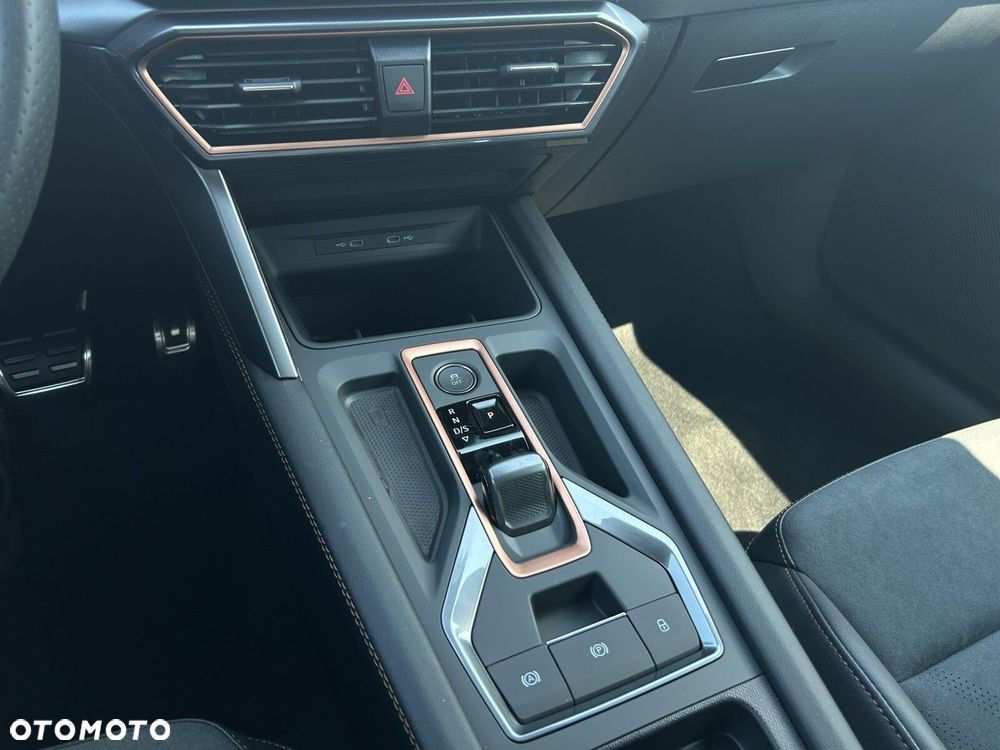 Cupra Leon Sportstourer 2.0 TSI 4Drive VZ DSG - 27