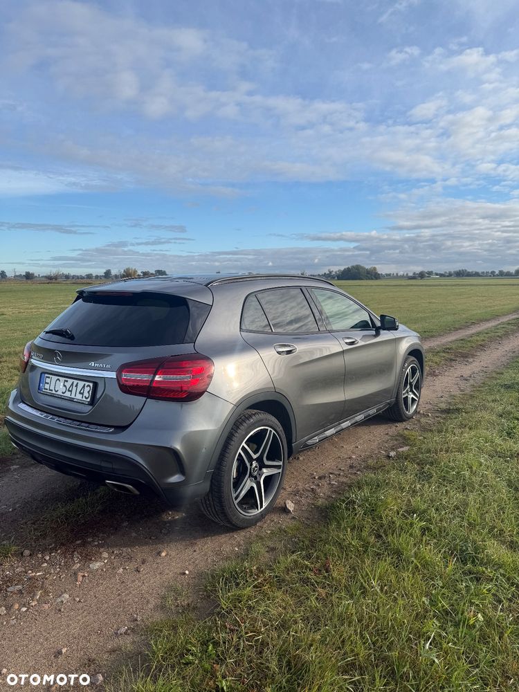 Mercedes-Benz GLA 220 4-Matic - 2