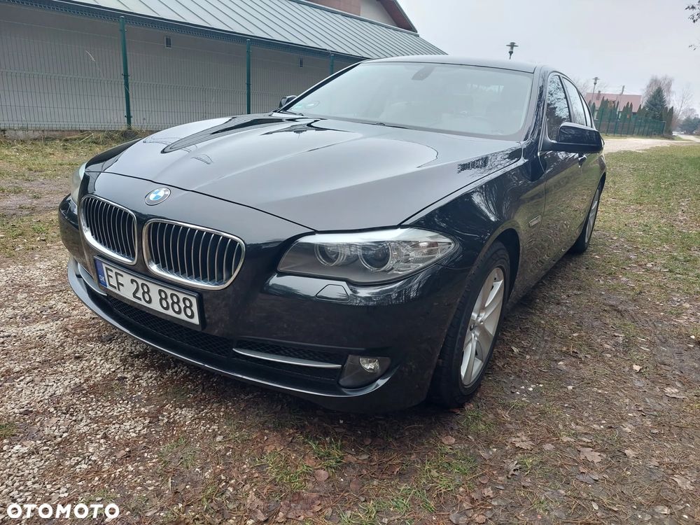 BMW Seria 5 528i Sport-Aut - 2