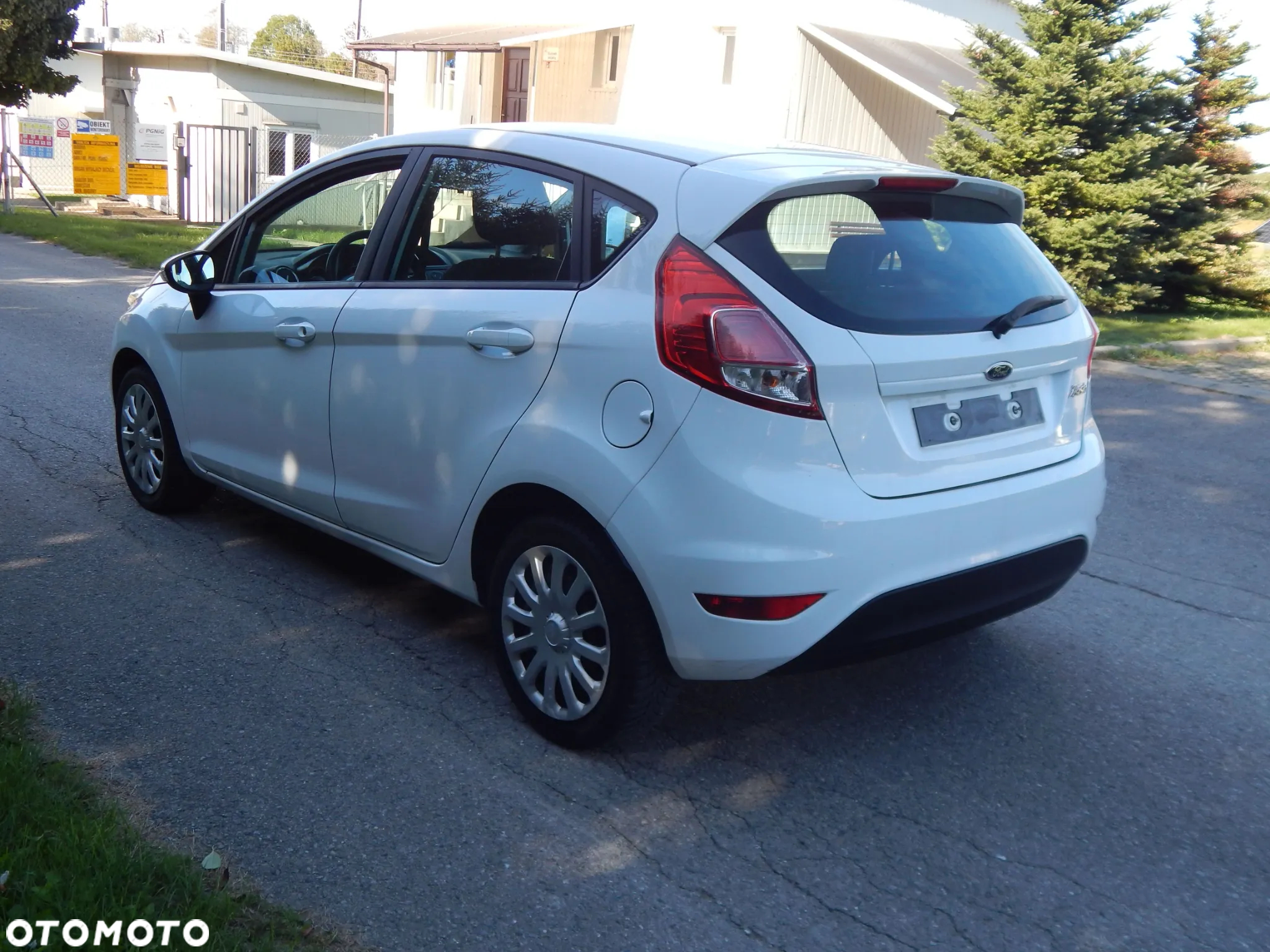 Ford Fiesta 1.4 Trend - 12