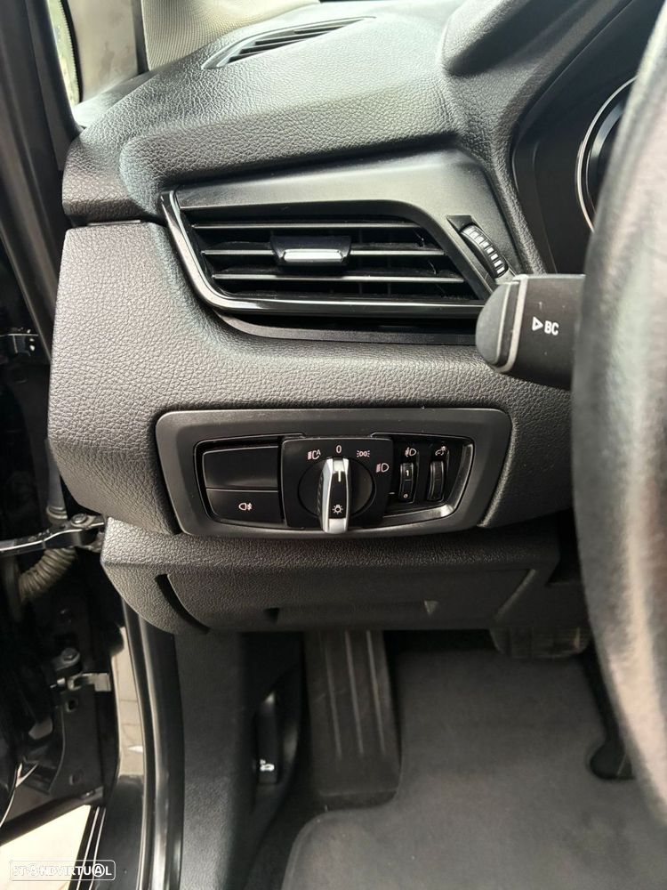 BMW 225xe Active Tourer - 8