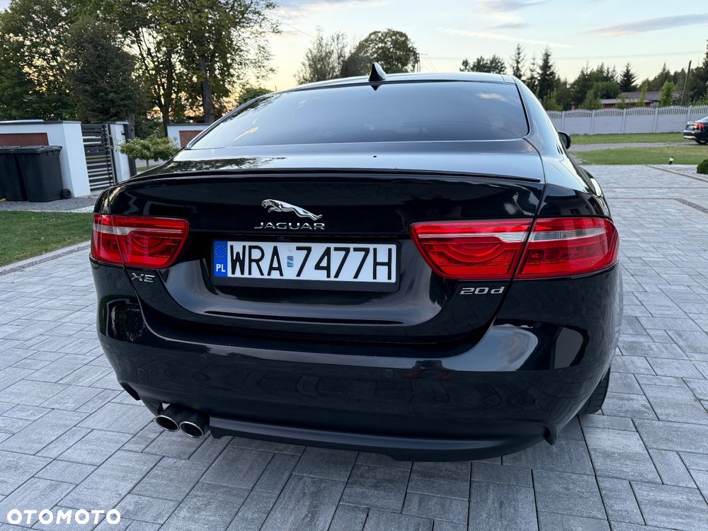 Jaguar XE 2.0 D AWD R-Sport - 23