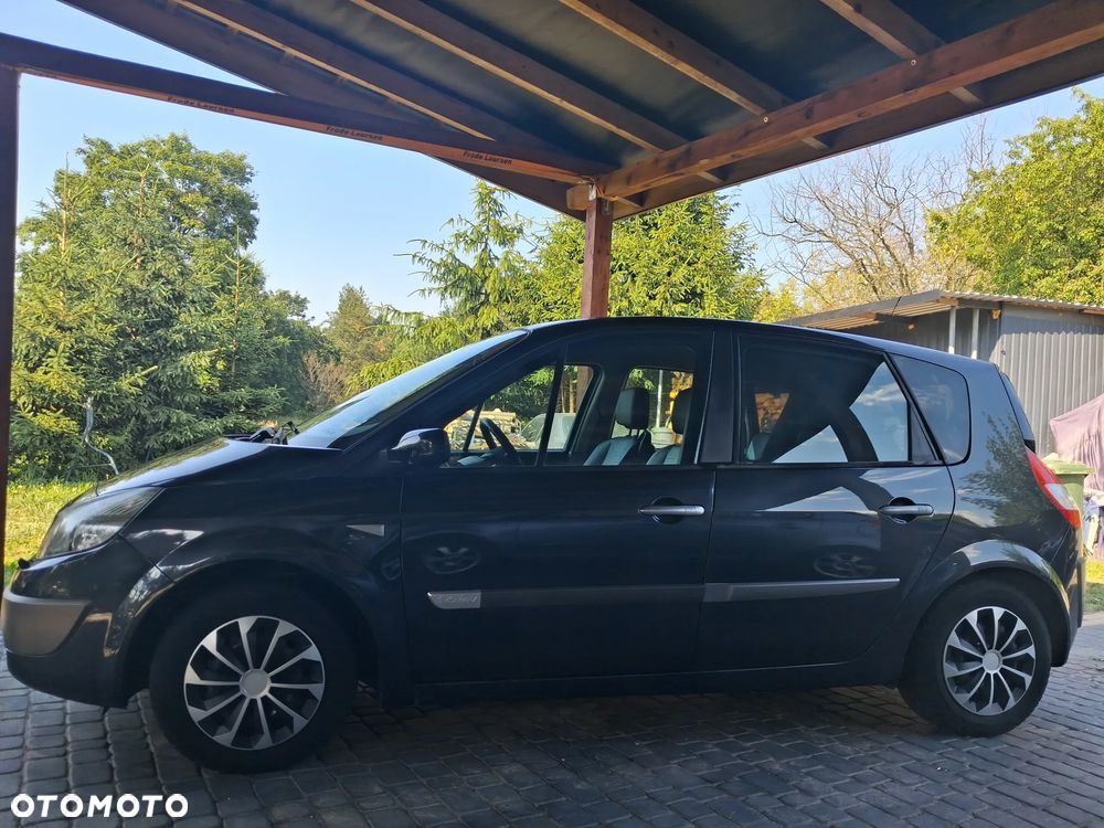 Renault Scenic 1.6 16V Privilege - 11