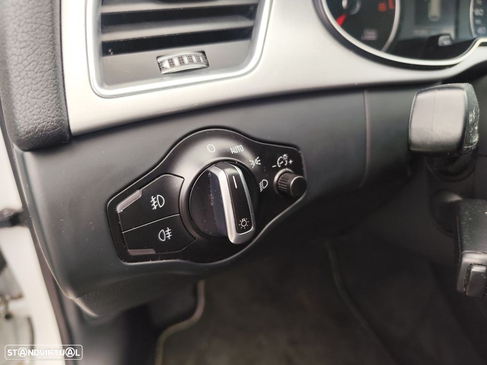 Audi A4 Avant 2.0 TDI Business Line Sport - 21