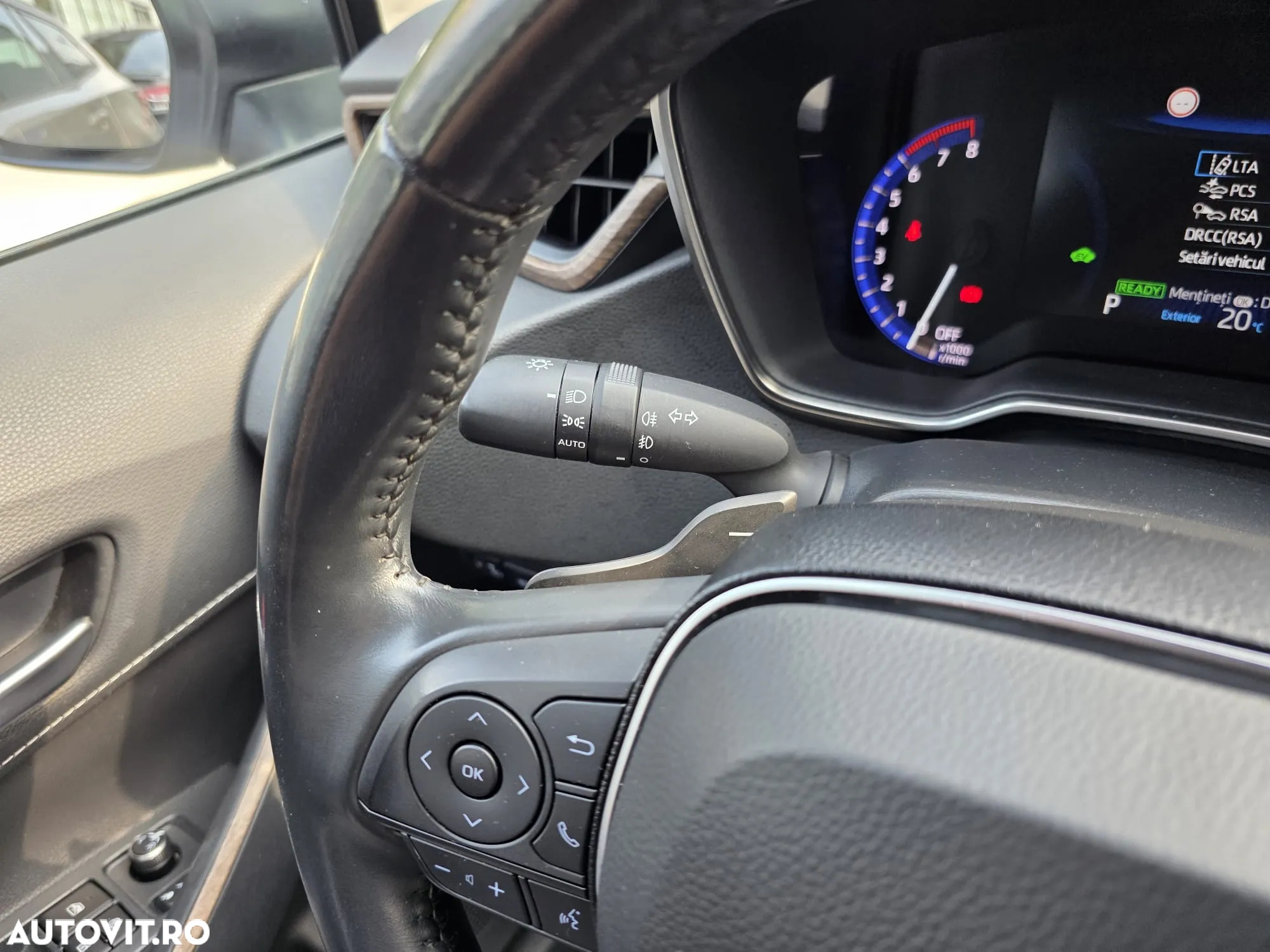 Toyota Corolla 2.0 Hybrid Touring Sports Business Edition - 12