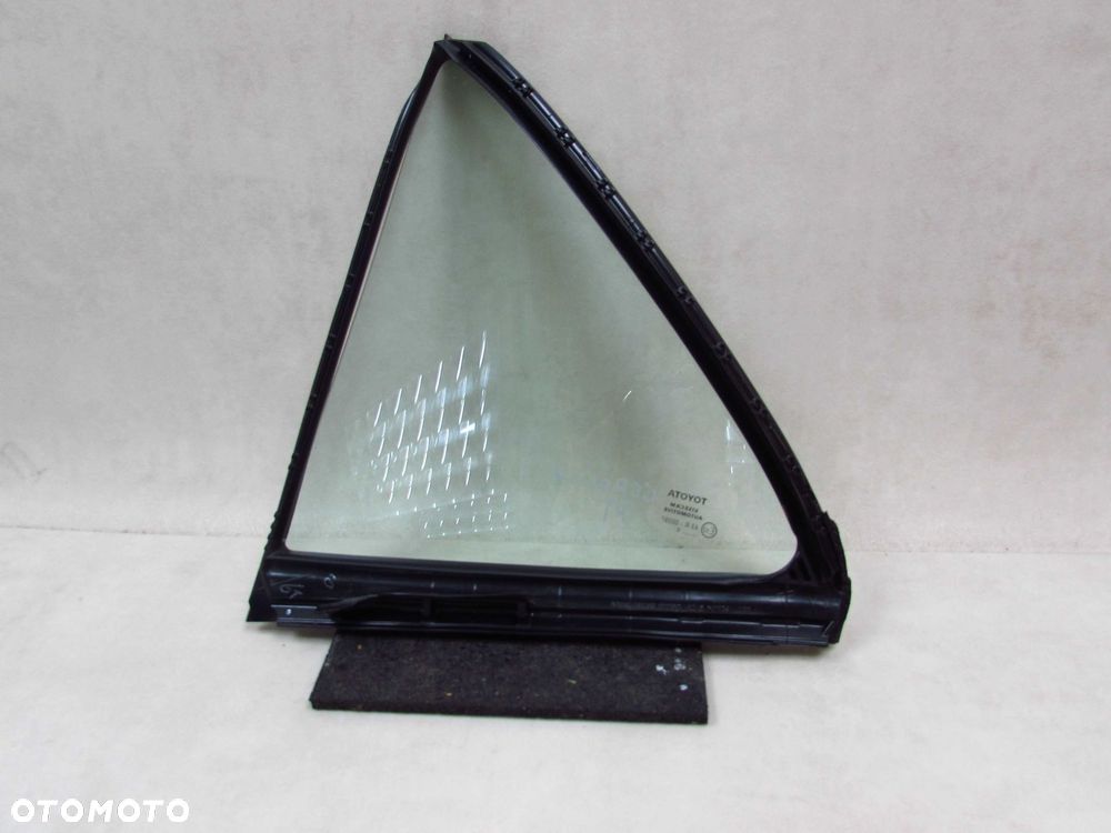 TOYOTA COROLLA E21 XII 19-23 HB HATCHBACK SZYBA BOCZNA TROJKAT DRZWI PRAWA TYL 20 ROK 68188-02240 - 3