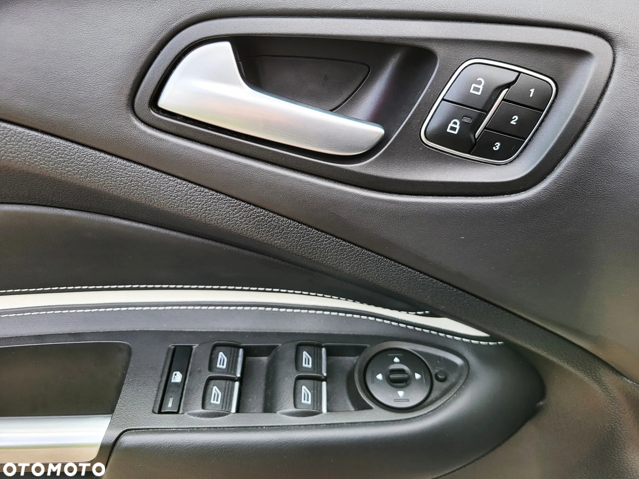 Ford Kuga Vignale 1.5 EcoBoost FWD - 27