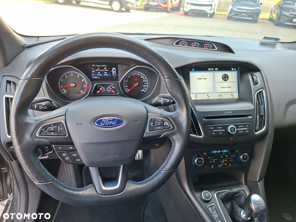Ford Focus - 21