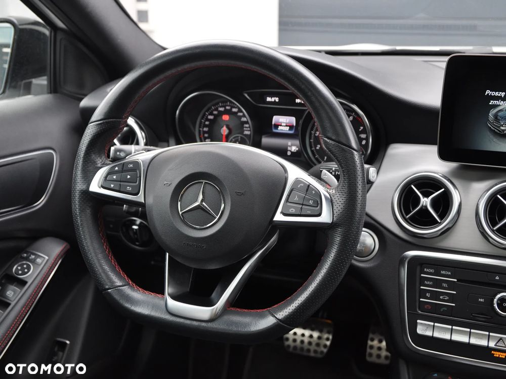 Mercedes-Benz GLA 220 4-Matic AMG Line - 6