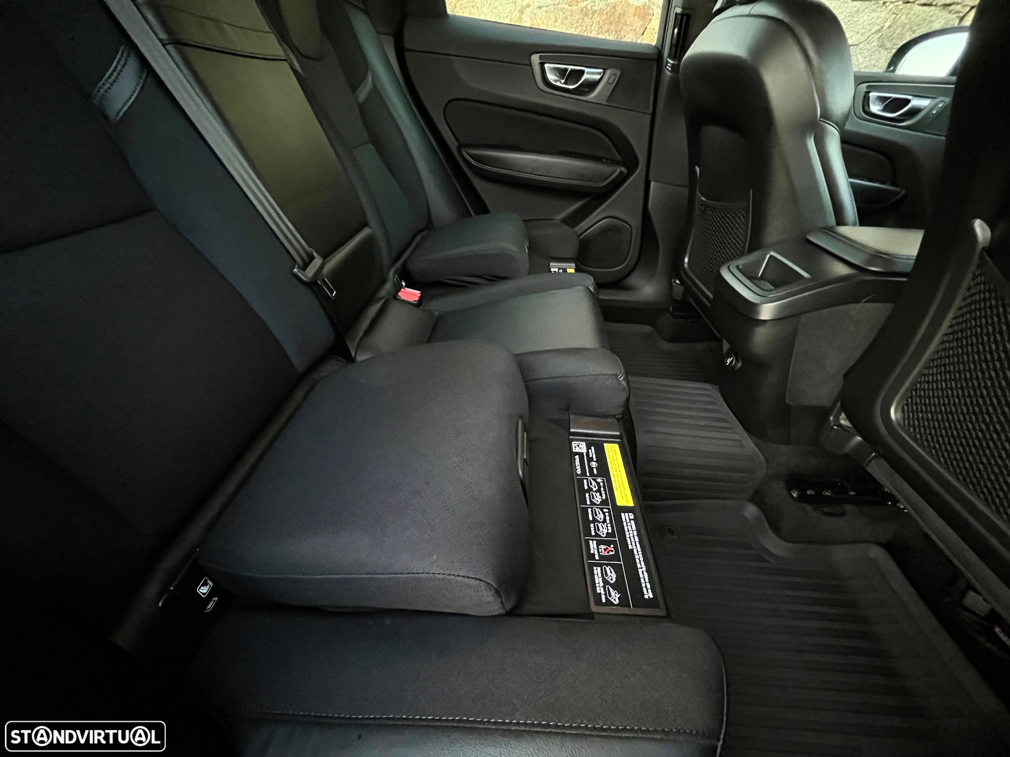 Volvo XC 60 2.0 D4 Momentum AWD Geartronic - 41