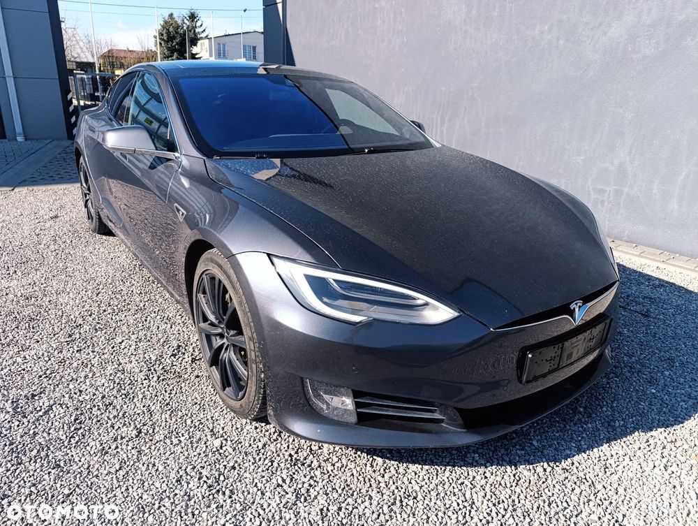 Tesla Model S - 13