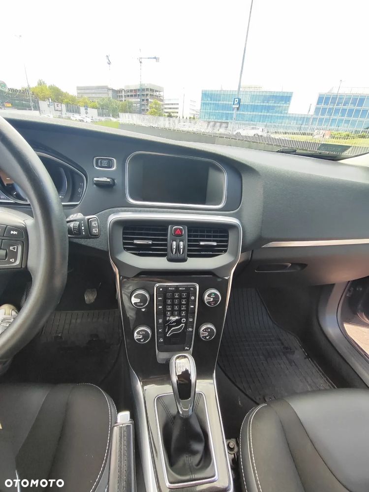 Volvo V40 D2 Momentum - 9
